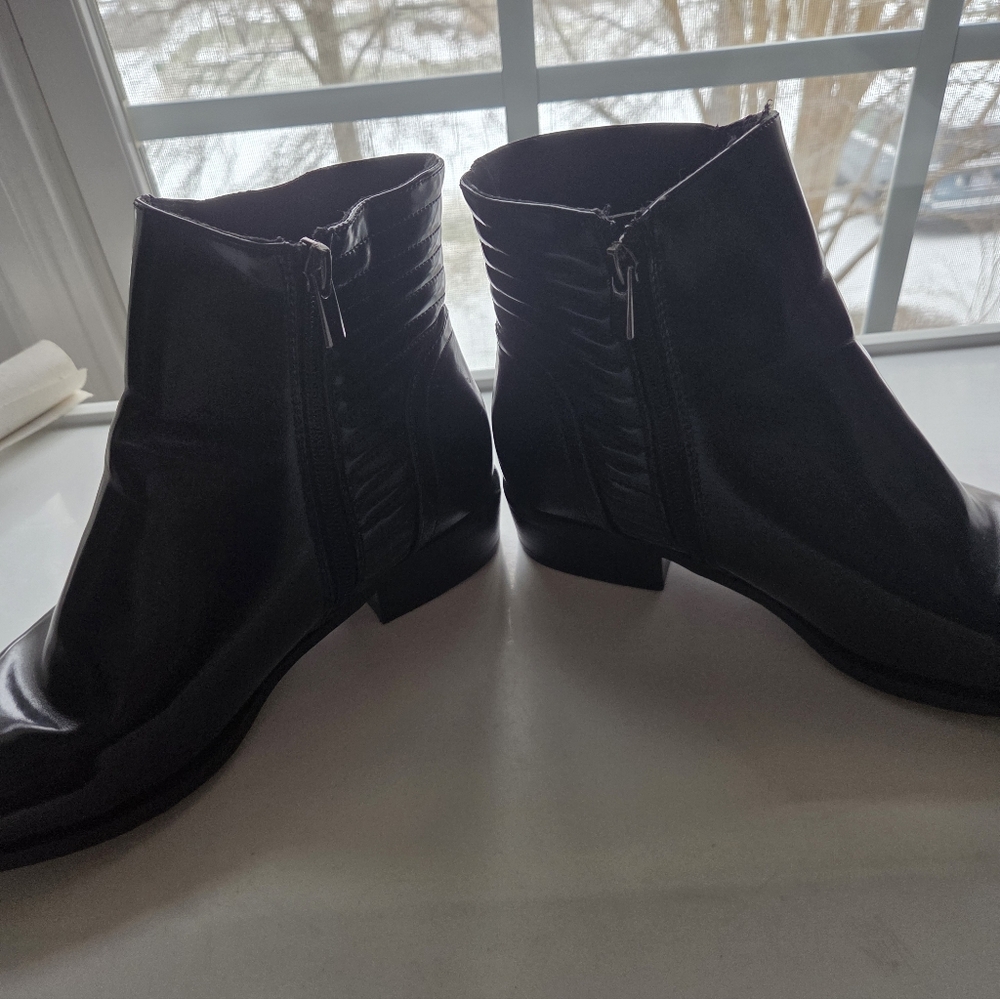 Black Leather Moto Chelsea Boot - Picture 4 of 6